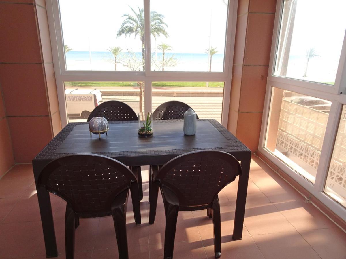 Capri Gandia Primera Linea - Alquiler Solo Familias Playa de Gandia 外观 照片