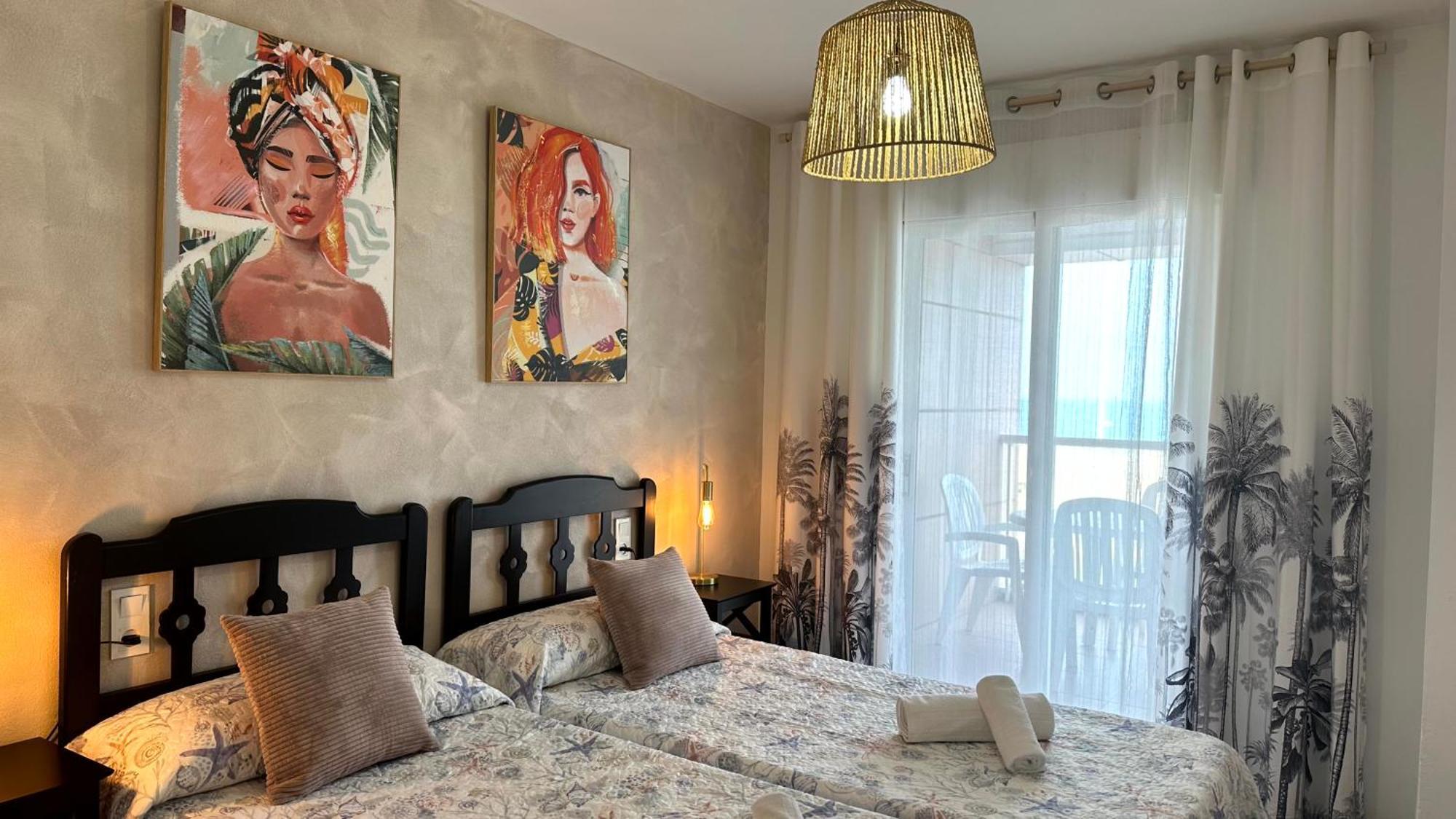 Capri Gandia Primera Linea - Alquiler Solo Familias Playa de Gandia 外观 照片