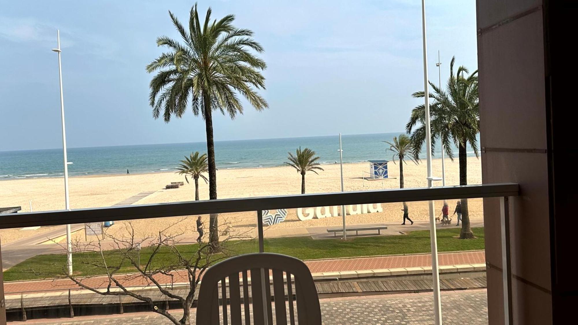 Capri Gandia Primera Linea - Alquiler Solo Familias Playa de Gandia 外观 照片
