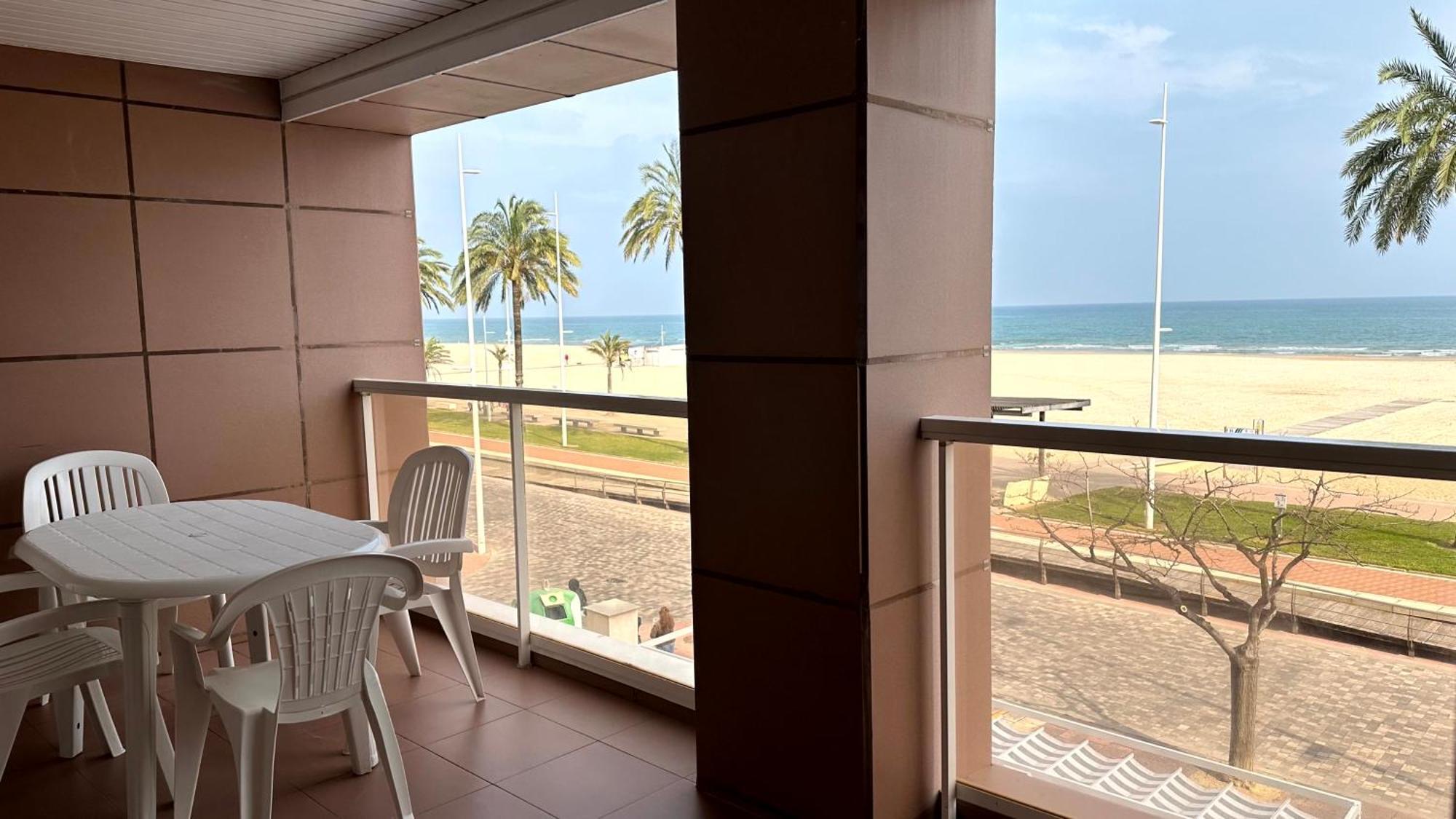 Capri Gandia Primera Linea - Alquiler Solo Familias Playa de Gandia 外观 照片